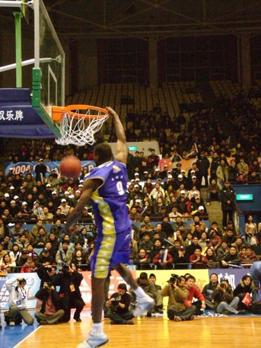 中超联赛总结：积分榜前三分析,（中超赛季盘点：积分榜前三深度解读）