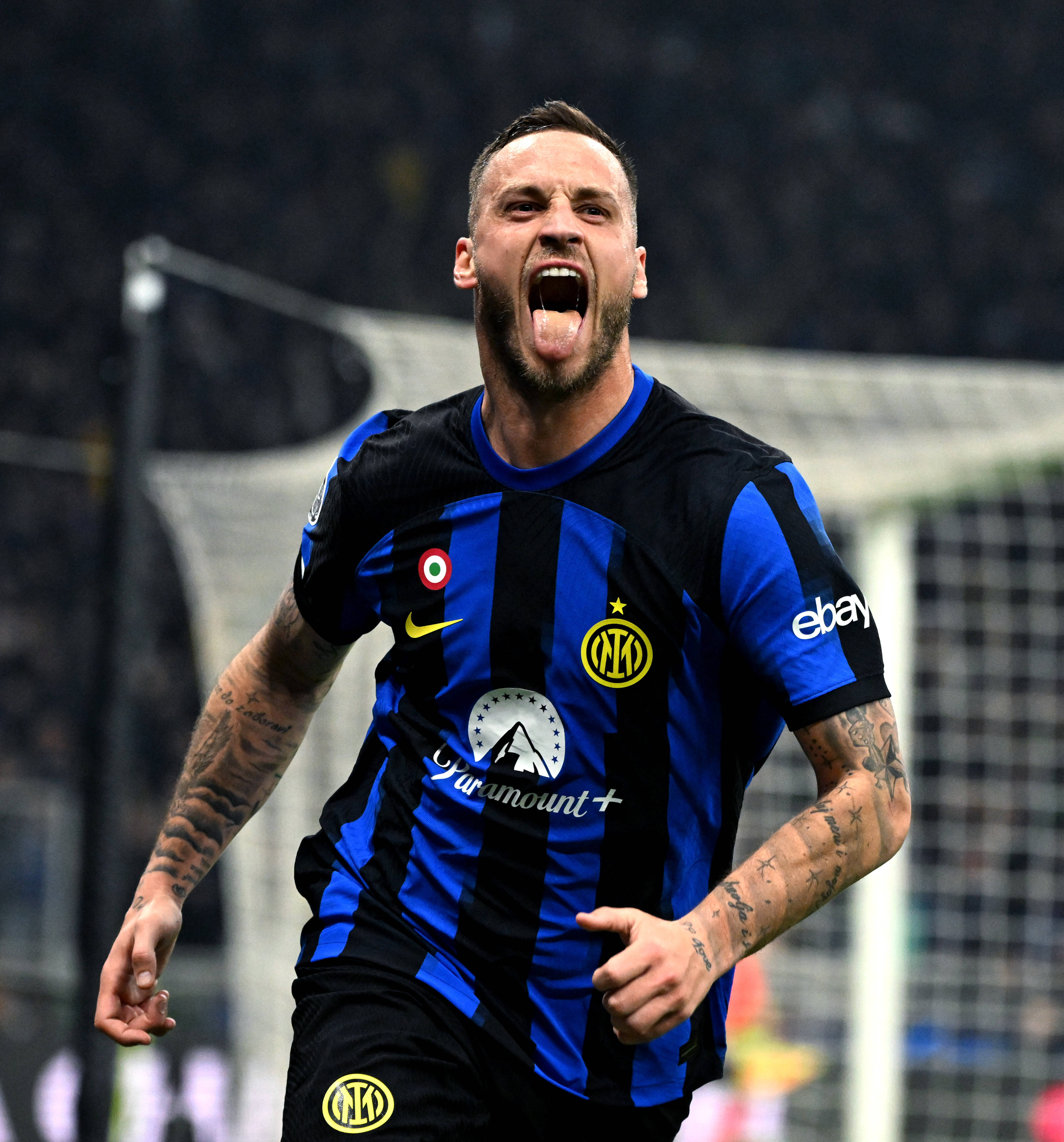 队报盛赞托万：现在他不仅是技术领袖，还是更衣室领袖（队报力赞托万：如今他既是技术核心，也是更衣室领袖）