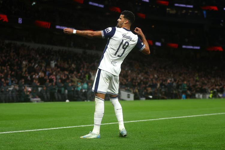 把赛车运动带回家乡，金彭携手赛车名将绘就体育+新图景（赛车回归家乡，金彭联手赛车名将共启体育+新篇章）