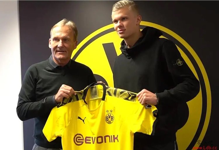 湖记发文：詹姆斯本可以延续纪录，但他做了正确选择赢得比赛（湖人记者：詹姆斯本可续写纪录，却选择正确决策助队赢球）