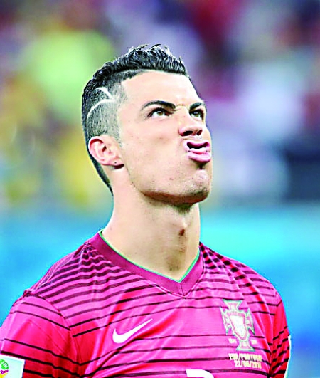 别把跑车当坦克！莱奥转型中锋，是补了短板却废了武功？（别让跑车去撞线！莱奥转中锋，补短还是削长？）