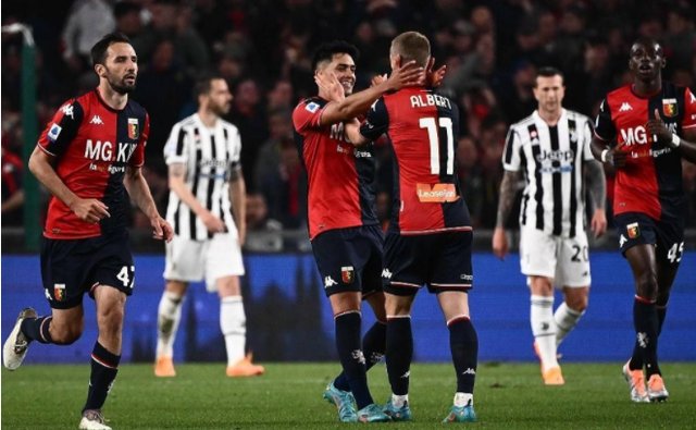 爱德华兹半场12分4失误，兰德尔10中5拿到14分（半场战报：爱德华兹12分4失误，兰德尔10投5中砍下14分）