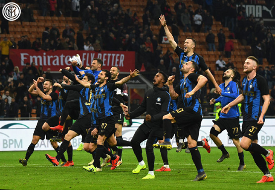 葡媒：C罗明夏世界杯后将与乔治娜在马德拉岛举办婚礼（葡媒称：明夏世界杯结束后，C罗将与乔治娜在马德拉岛完婚）