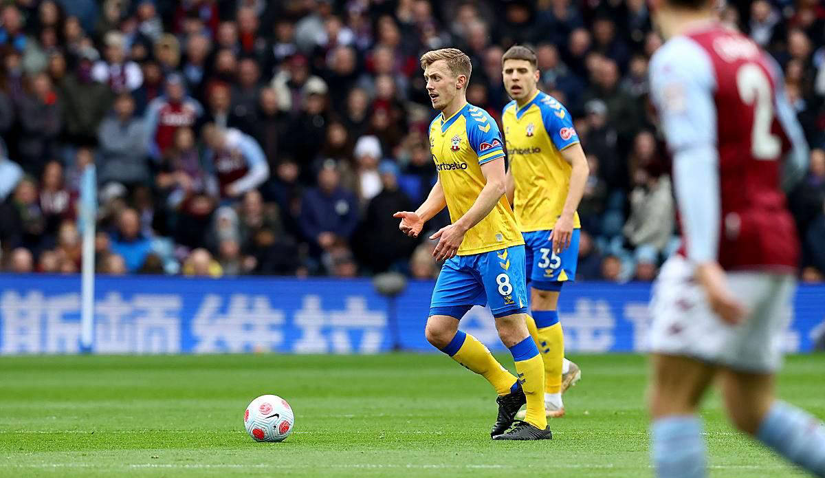 邮报整理C罗豪车收藏：有多辆布加迪，最贵的车价值850万英镑（邮报盘点C罗名车库：布加迪不止一辆，顶级车型价值850万英镑）