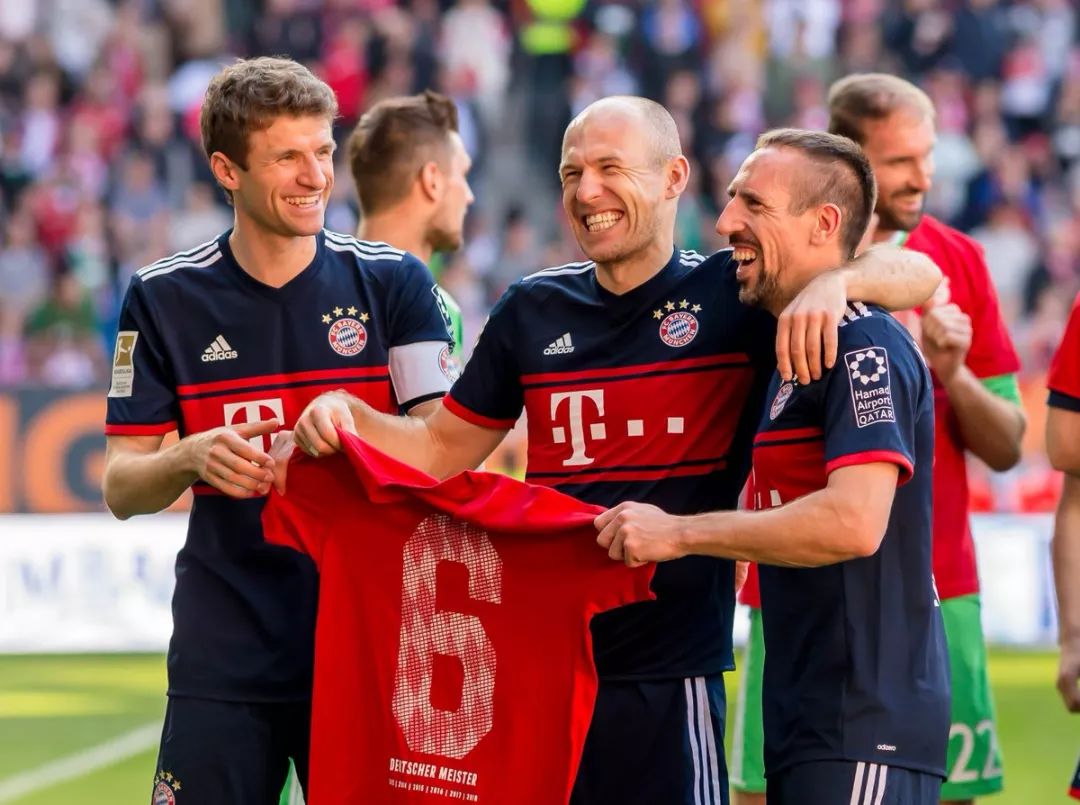 斯卡洛尼：要像没夺冠过那样争世界杯，梅西是否参赛他自己定（斯卡洛尼：以未曾夺冠的心态冲击世界杯，梅西是否出战由他自己决定）