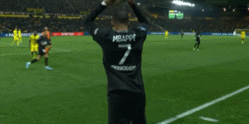 西甲-进球大战！安东尼闪击费兰半场戴帽 巴萨5-3贝蒂斯（西甲联赛：巴萨5-3力克贝蒂斯 安东尼闪电破门 费兰半场上演帽子戏法）